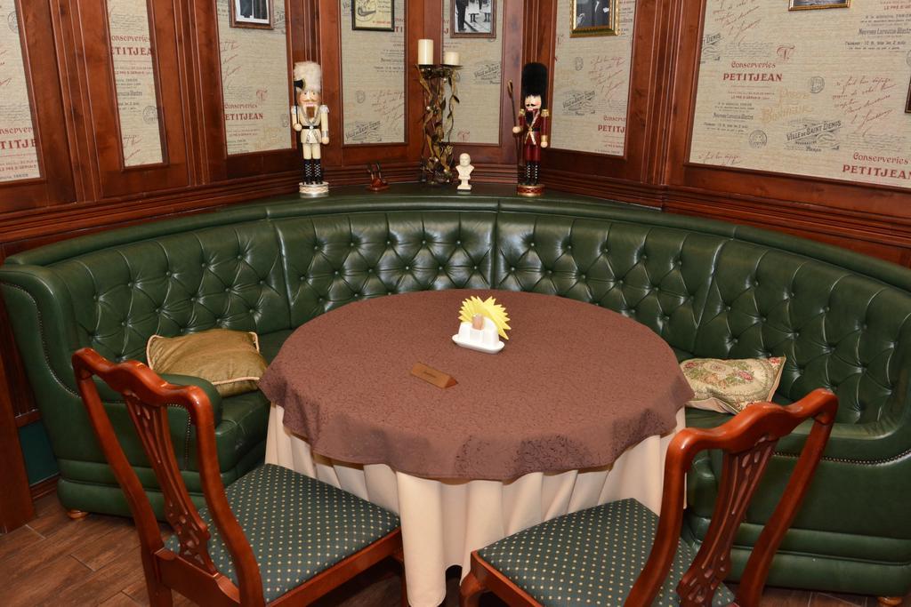 Atrium Hotel Ivano-Frankivsk Eksteriør billede