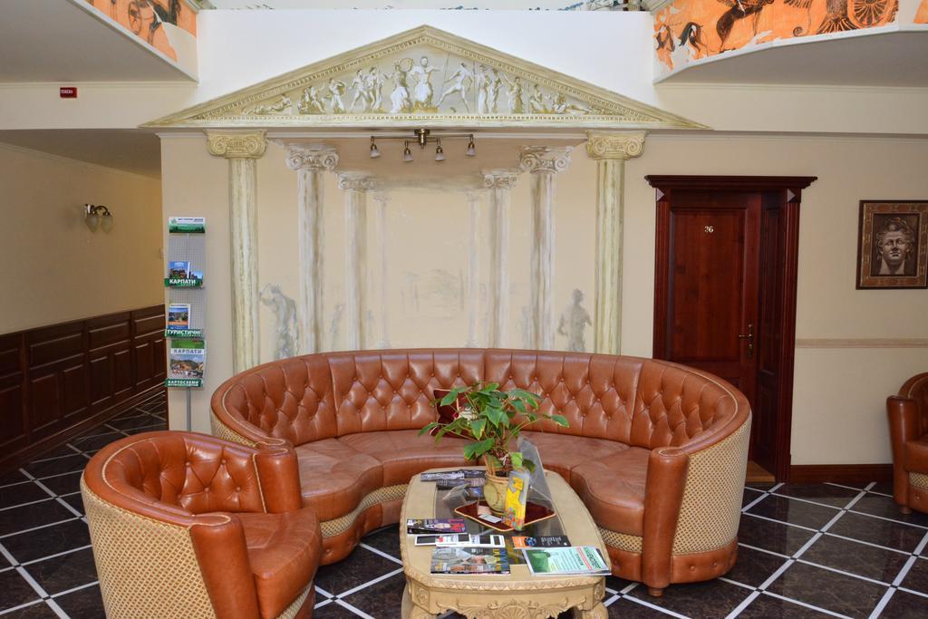 Atrium Hotel Ivano-Frankivsk Eksteriør billede