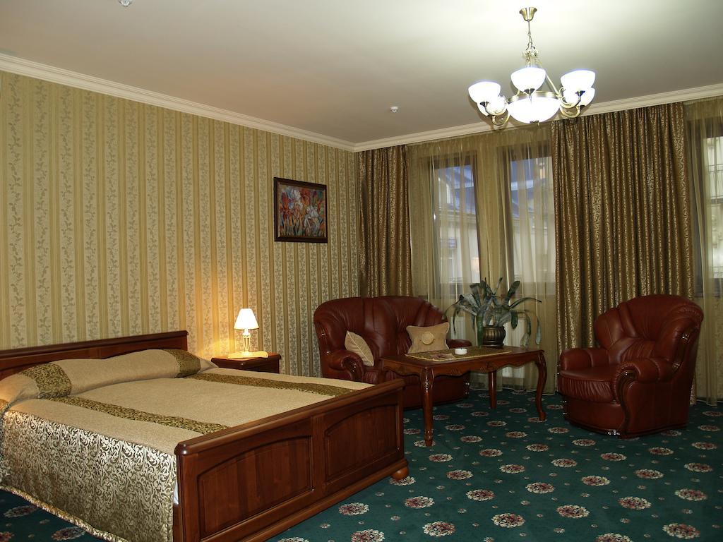 Atrium Hotel Ivano-Frankivsk Eksteriør billede