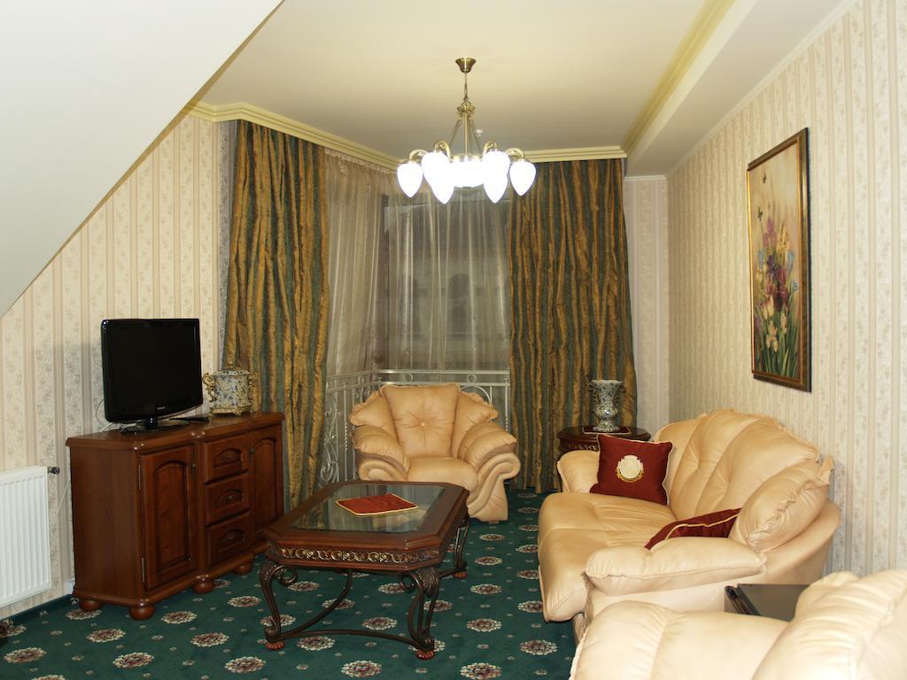 Atrium Hotel Ivano-Frankivsk Eksteriør billede