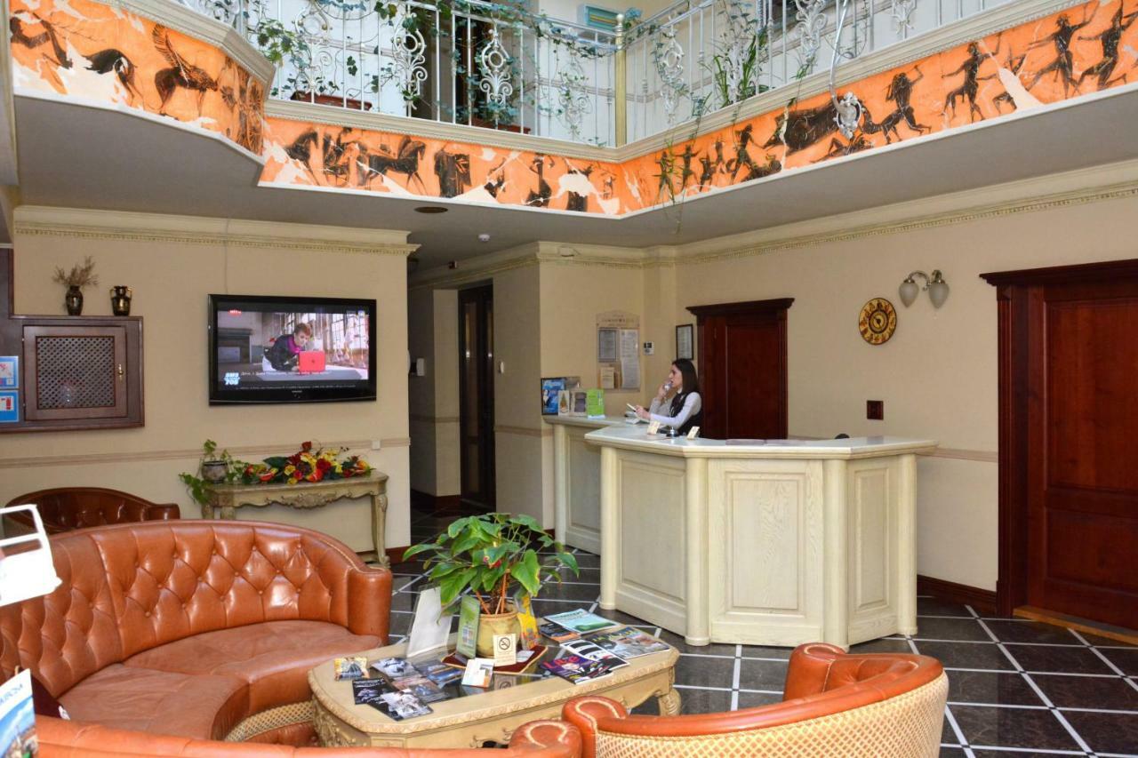 Atrium Hotel Ivano-Frankivsk Eksteriør billede